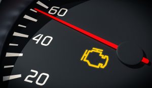 Se a luz de aviso do motor acendeu, leve o seu carro imediatamente para a oficina